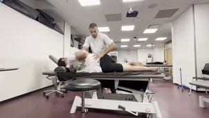 Mobilisations passives du rachis lombaire.mov